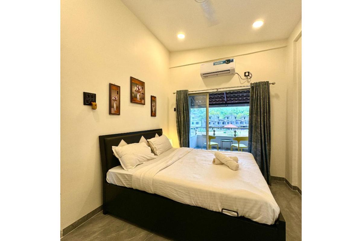 Dāpoli Hotel Sadhana Executive מראה חיצוני תמונה