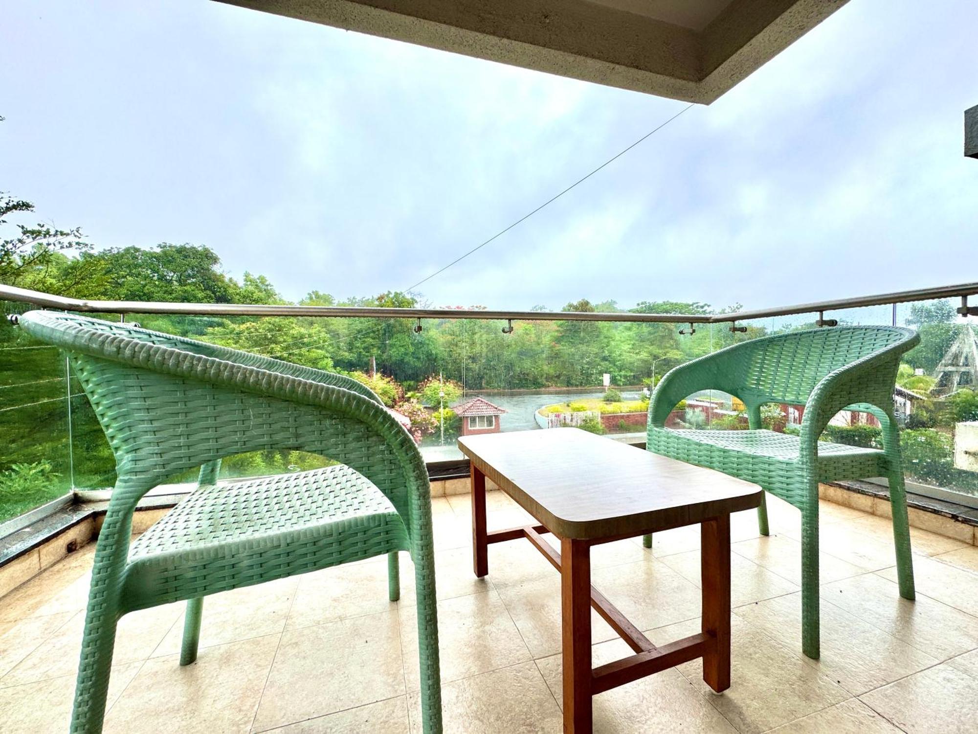 Dāpoli Hotel Sadhana Executive מראה חיצוני תמונה